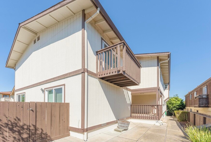 More Photos Of 457 Spencer St, Monterey Apartments For Sale