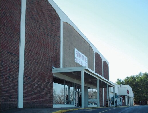 More Photos Of 730 E Church St, Martinsville Unknown For Lease