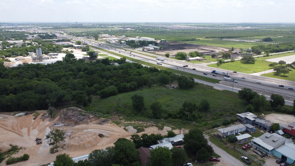 More Photos Of 5424 IH-35 S, New Braunfels Land For Lease