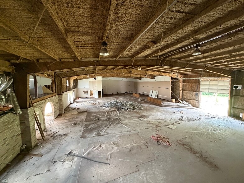 More Photos Of 14615 FM-2920, Tomball Freestanding For Sale