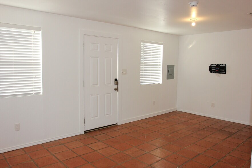 More Photos Of 1601 Holly St, Austin Medical For Lease