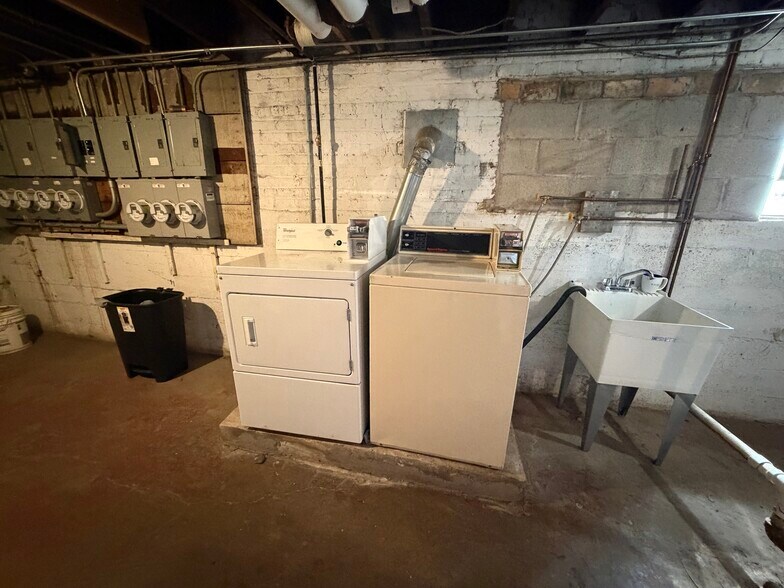 More Photos Of 37 W 14th Pl, Chicago Heights Apartments For Sale