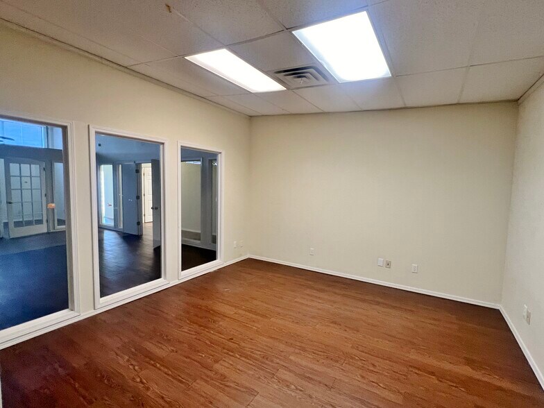More Photos Of 1923 Atchison Dr, Norman Office For Lease