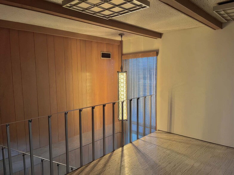 More Photos Of 1411 6th Ave, Grafton Showroom For Sale