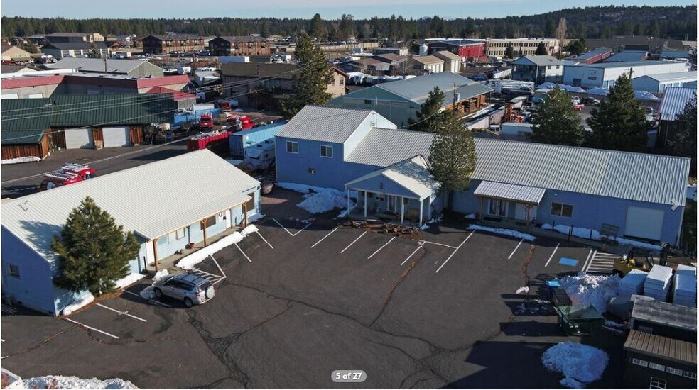 More Photos Of 592 N Sisters Park Ct, Sisters Flex For Sale