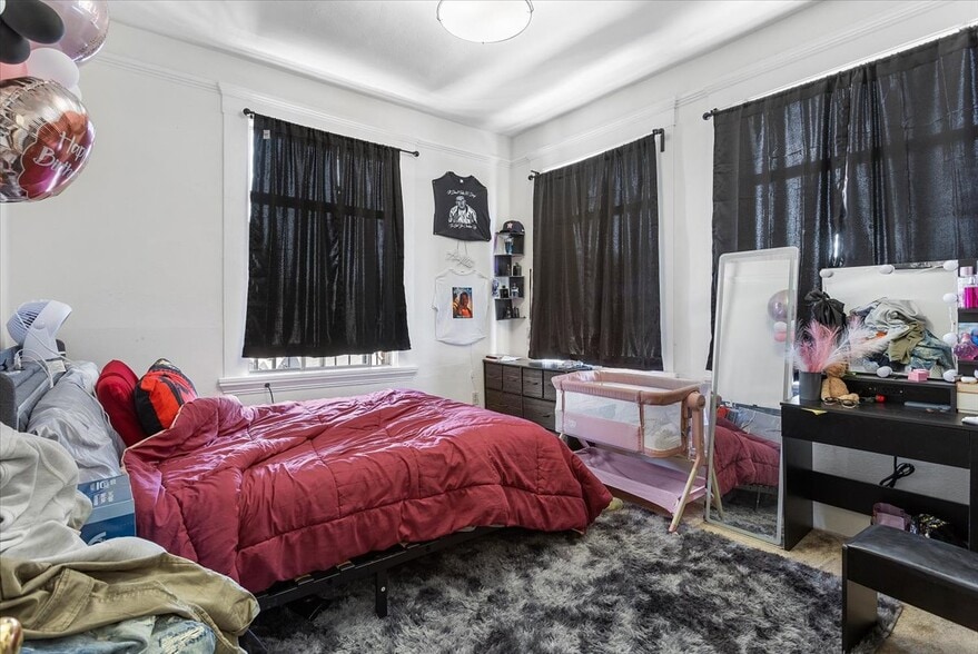 More Photos Of 498 25th St, Oakland Apartments For Sale