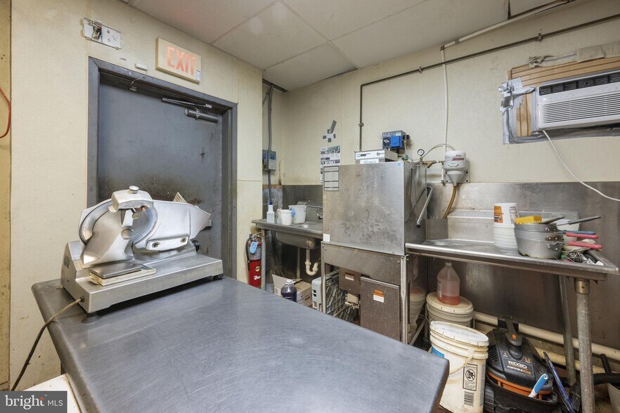 More Photos Of 5 Spring Valley Rd, Reading Restaurant For Sale