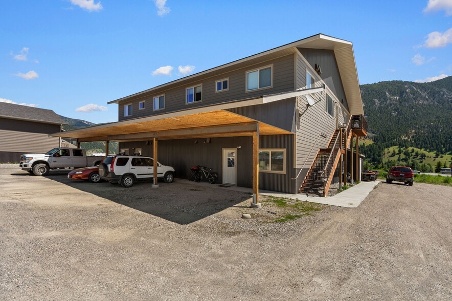 More Photos Of 303 Cold Iron Rd, Gallatin Gateway Warehouse For Sale