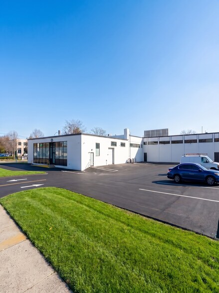 Primary Photo Of 306 Market St, Hartford Industrial For Lease