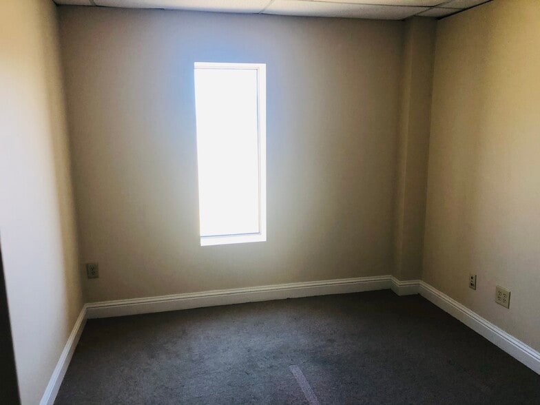 More Photos Of 936 Bowen Way, Prattville Warehouse For Lease