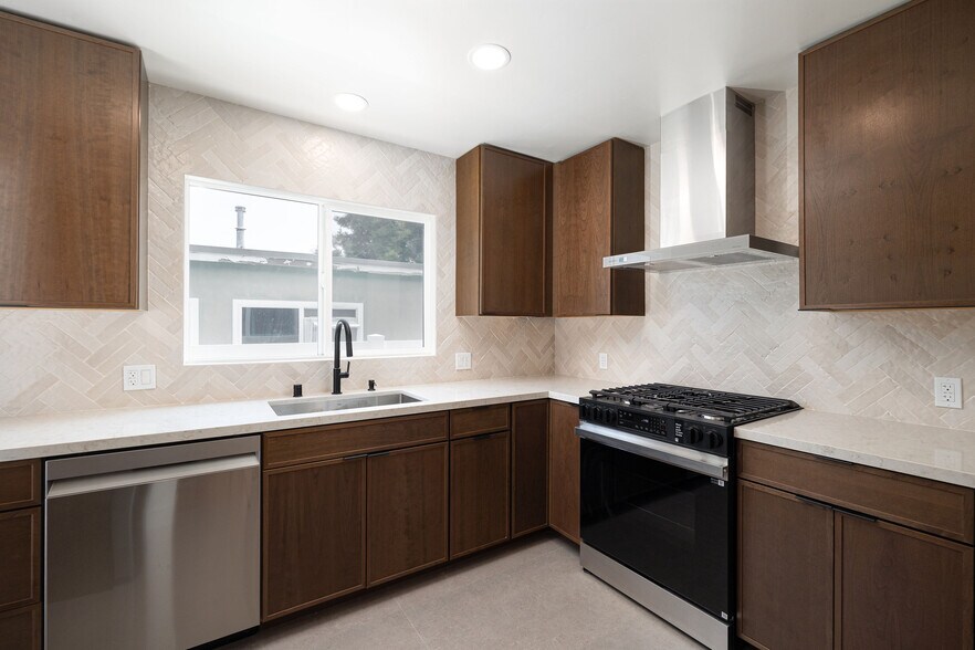 More Photos Of 3650 Quimby St, San Diego Multifamily For Sale