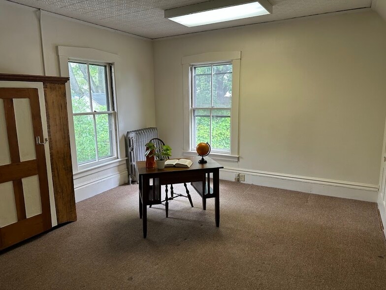 More Photos Of 8 Court St, Concord Office For Sale