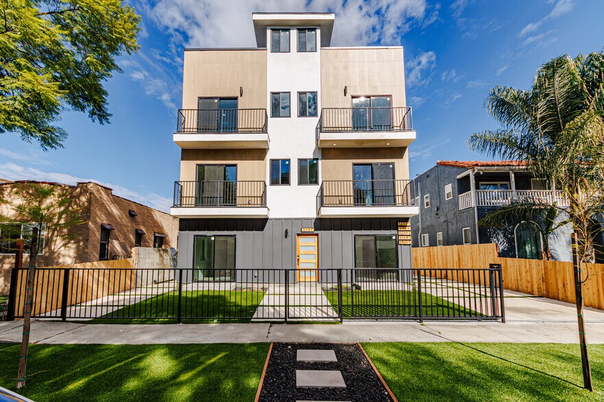 More Photos Of 5207 W 20th St, Los Angeles Multifamily For Sale