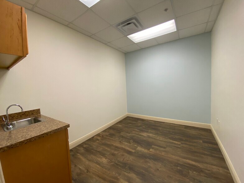 More Photos Of 737 Highway 466, Lady Lake Office For Sale
