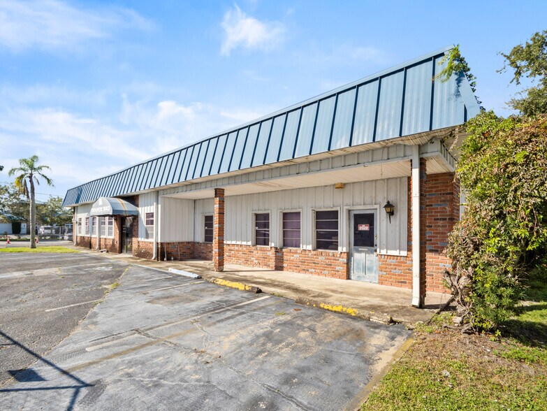 More Photos Of 1322 Oak St, Melbourne Medical For Sale