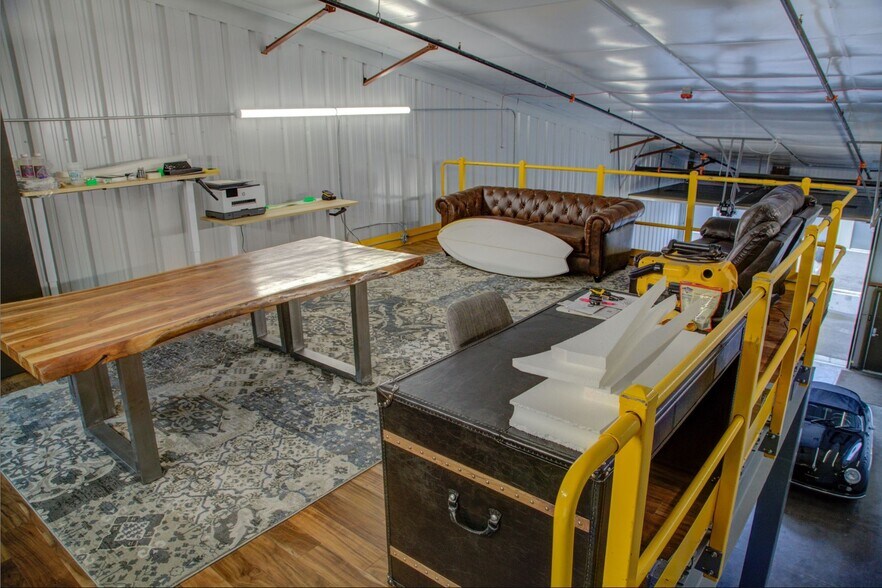More Photos Of 2364 Industrial Ln, Broomfield Warehouse For Lease