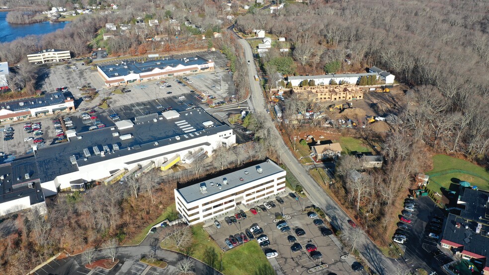 More Photos Of 400 Bayonet St, New London Medical For Sale