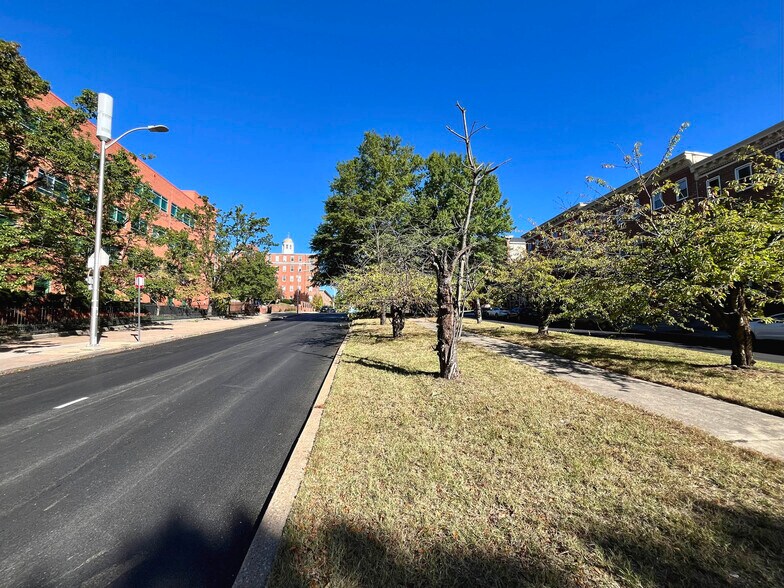 More Photos Of 4 N Broadway, Baltimore Specialty For Sale