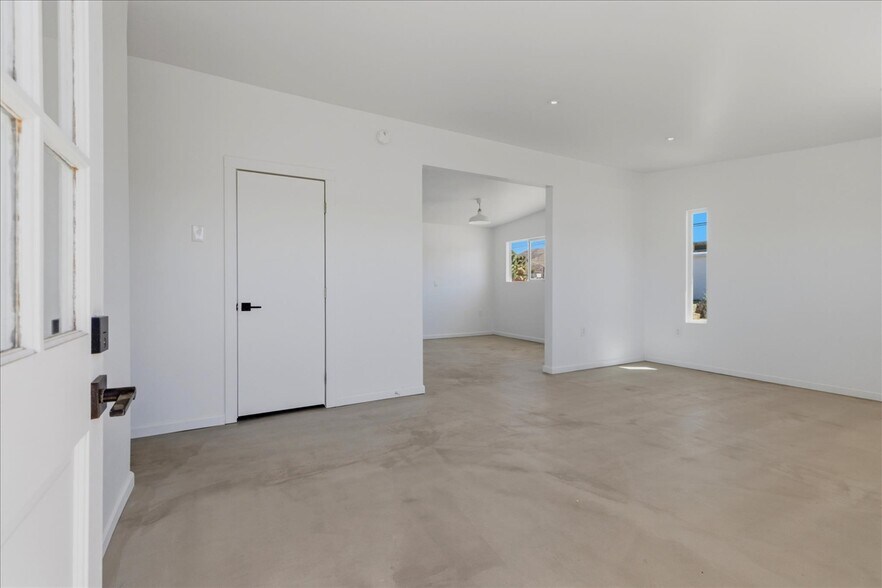 More Photos Of 61714 Commercial St, Joshua Tree General Retail For Sale