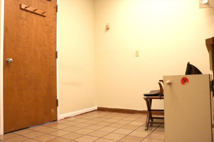More Photos Of 3525 Prytania St, New Orleans Office For Sale