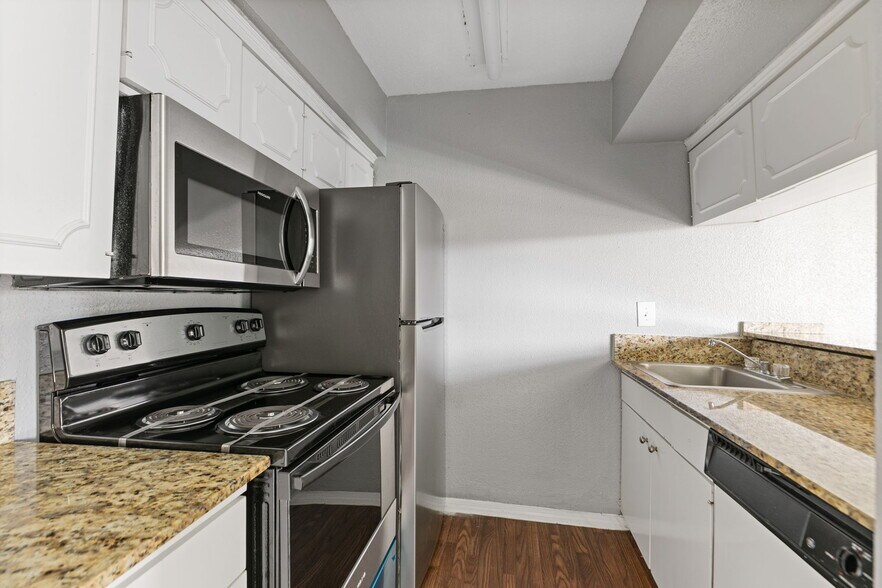 More Photos Of 3015 Greenridge Dr, Houston Apartments For Sale