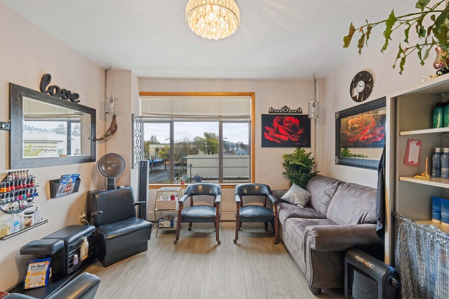 More Photos Of 340 Central Ave, Coos Bay Medical For Sale