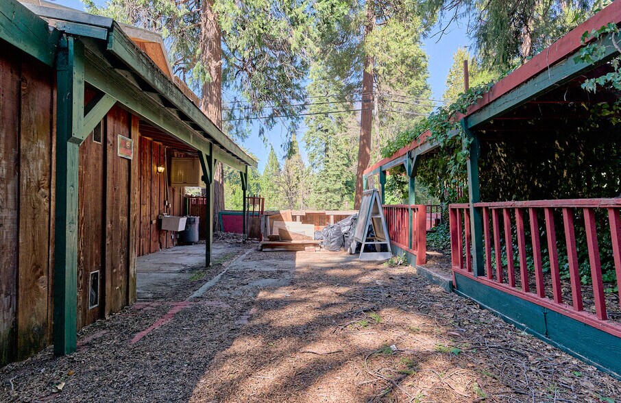 More Photos Of 6022 Pony Express Trl, Pollock Pines Freestanding For Sale