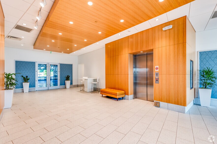 More Photos Of 112 Thomas Johnson Dr, Frederick Medical For Lease