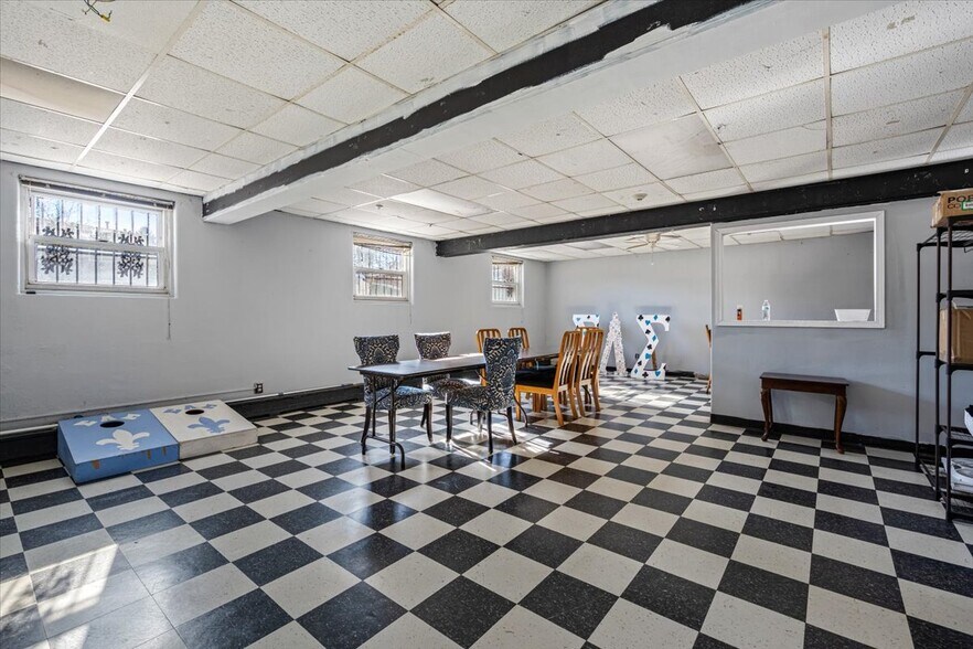 More Photos Of 918 Kimberly Dr, Dekalb Sorority Fraternity House For Sale