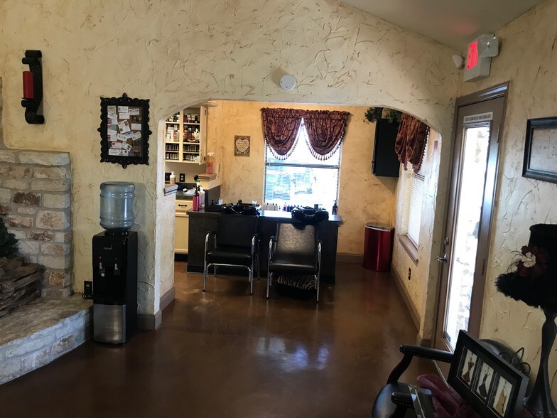 More Photos Of 2500 S Bagdad Rd, Leander Freestanding For Sale