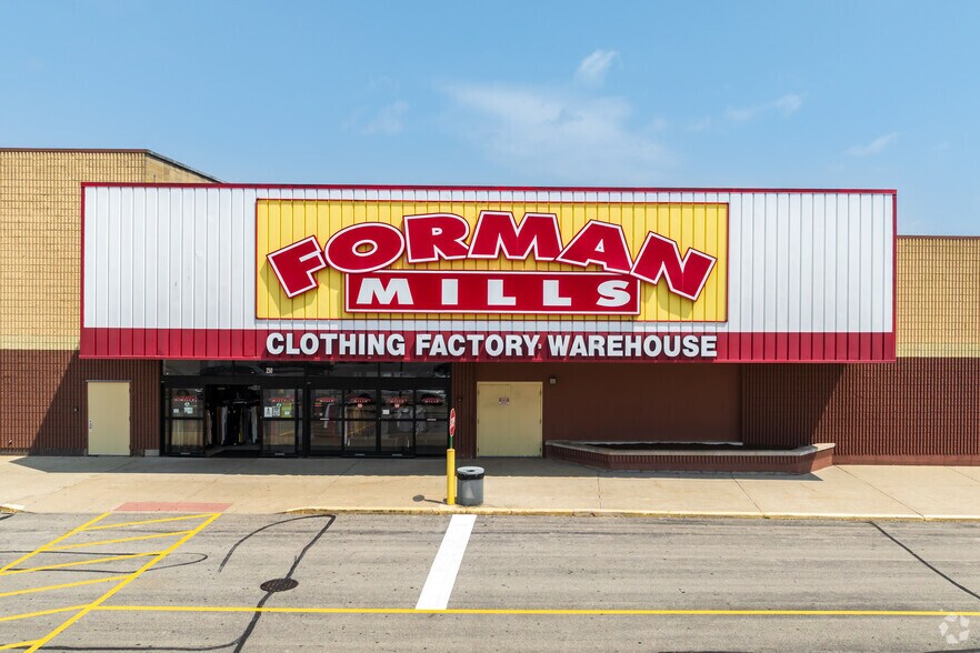 More Photos Of 202-300 W North Ave, Villa Park Unknown For Lease