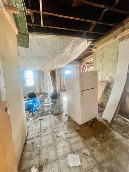 More Photos Of 2 E Main St, Plano Storefront Retail Residential For Sale
