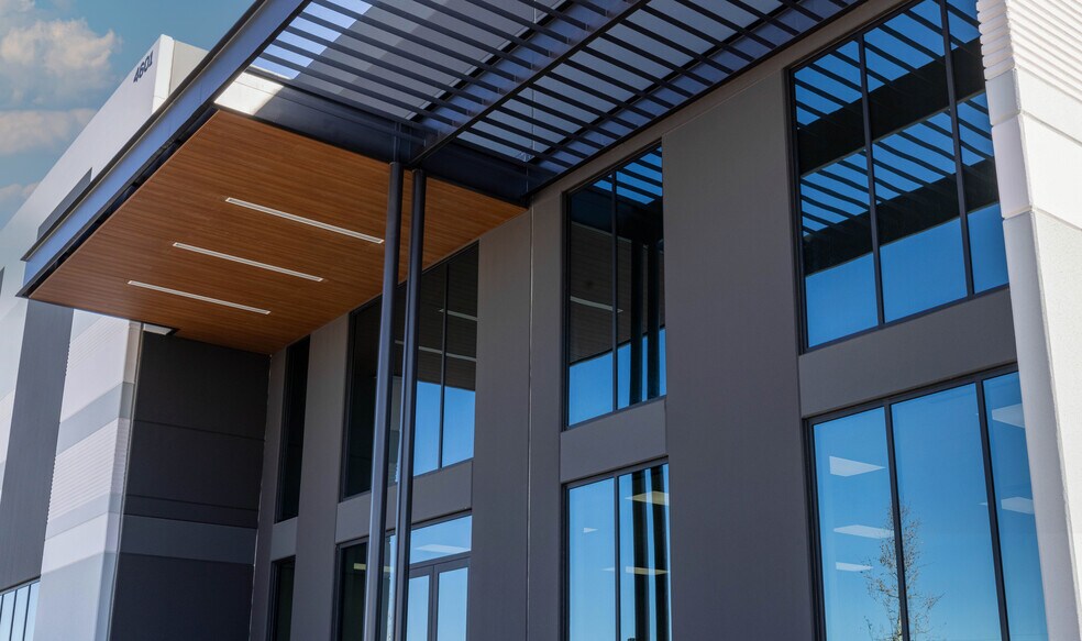 More Photos Of 4601 Dr. MLK Jr. Dr, Arlington Distribution For Lease