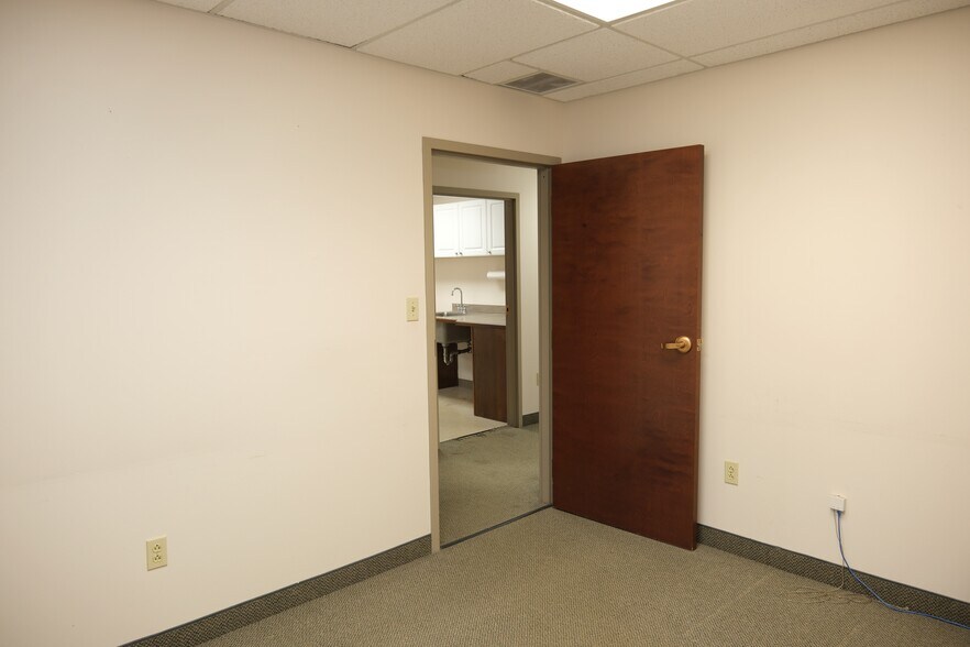 More Photos Of 4085 Seneca St, West Seneca Medical For Lease