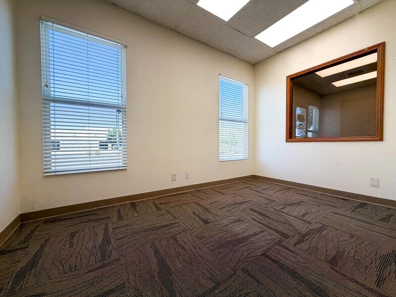 More Photos Of 15371 Bonanza Rd, Victorville Office For Lease