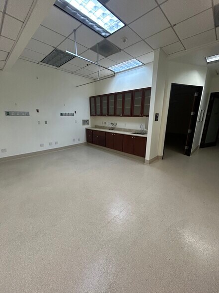 More Photos Of 50 N La Cienega Blvd, Beverly Hills Coworking Space