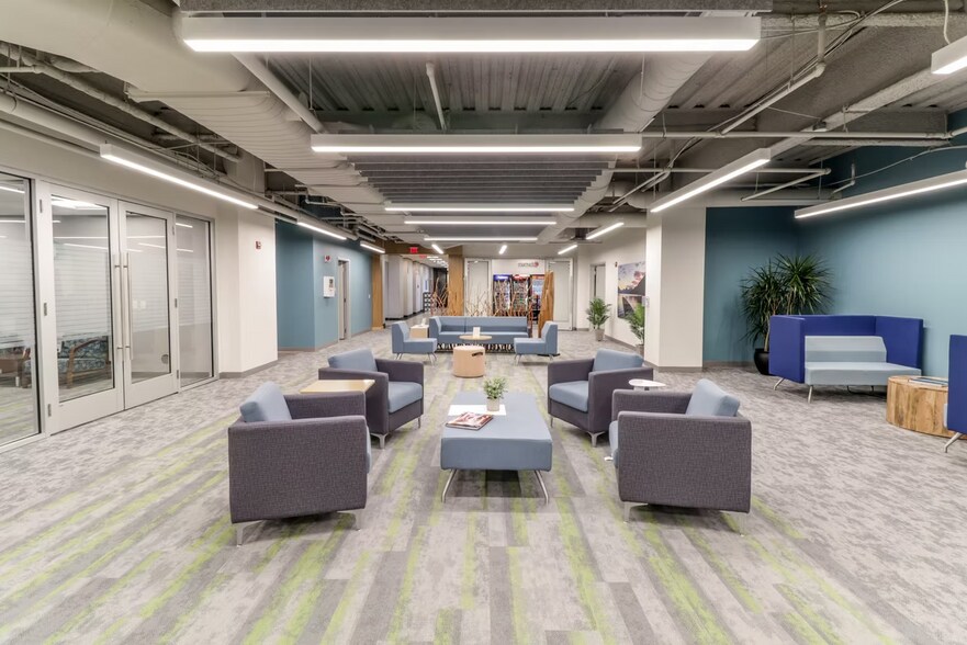 More Photos Of 750 Holiday Dr, Pittsburgh Office Residential For Lease