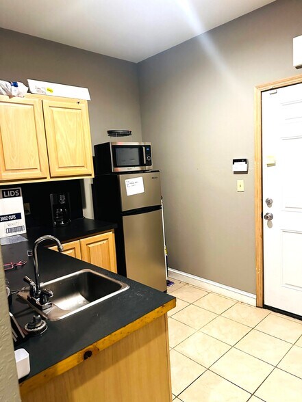 More Photos Of 3201 E Memorial, Edmond Office For Lease