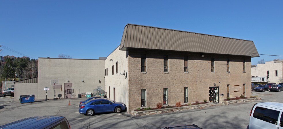 More Photos Of 275 Curry Hollow Rd, Pittsburgh Unknown For Lease