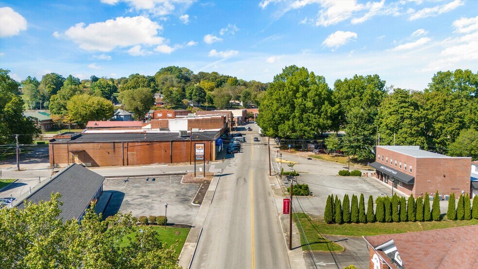 More Photos Of 700 Grove St, Loudon Office For Sale