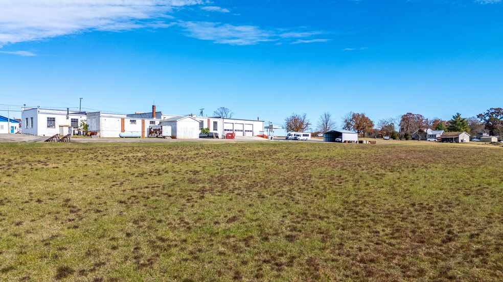 More Photos Of 1336 Main St, Dillwyn Auto Dealership For Sale