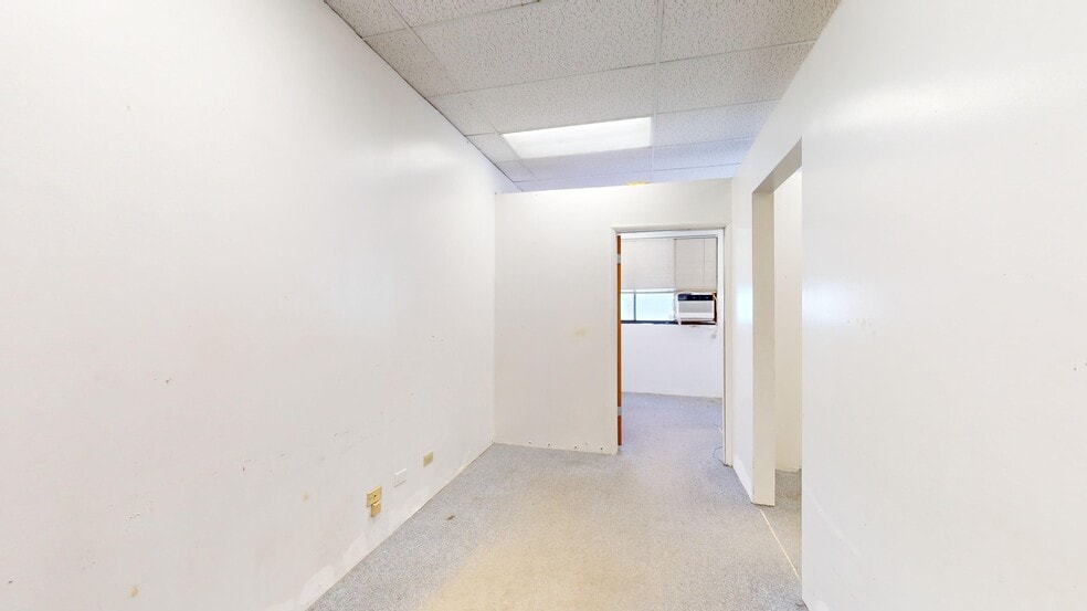 More Photos Of 1542 Young St, Honolulu Office Residential For Sale