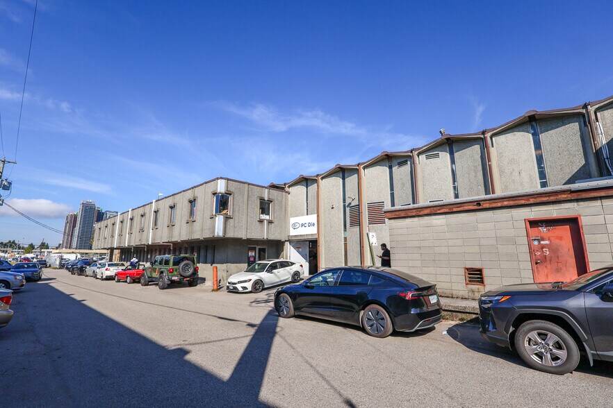 More Photos Of 125 W 71st Ave, Vancouver Warehouse For Lease