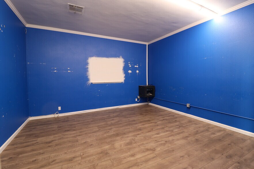 More Photos Of 3127 W Beverly Blvd, Montebello Storefront Retail Office For Sale