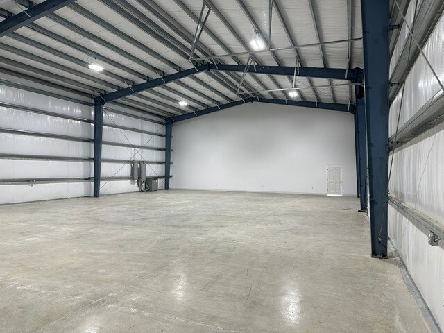 More Photos Of 18901 Ashley Rd, Houston Unknown For Lease