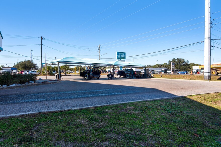 More Photos Of 3061 Gulf Breeze Pky, Gulf Breeze Carwash For Sale