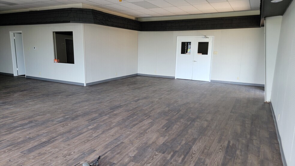 More Photos Of 2312 TX-135 Hwy, Kilgore Warehouse For Lease