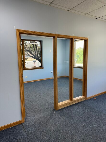 More Photos Of 16475 Van Dam Rd, South Holland Flex For Sale