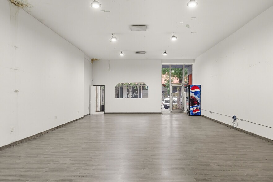 More Photos Of 328-332 W Main St, Merced Storefront For Lease