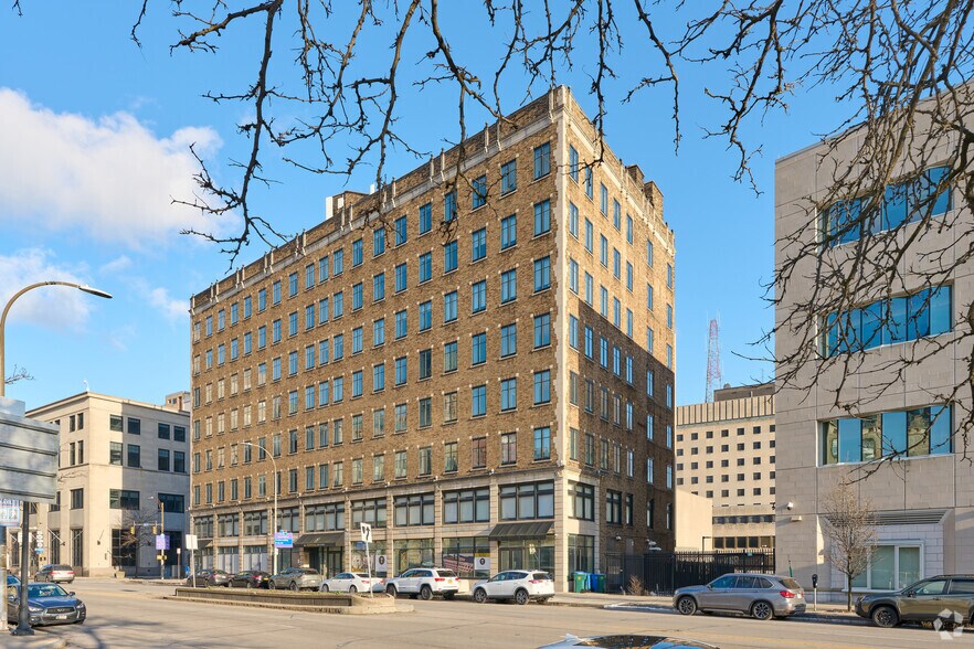 More Photos Of 65 W Broad St, Rochester Apartments For Lease